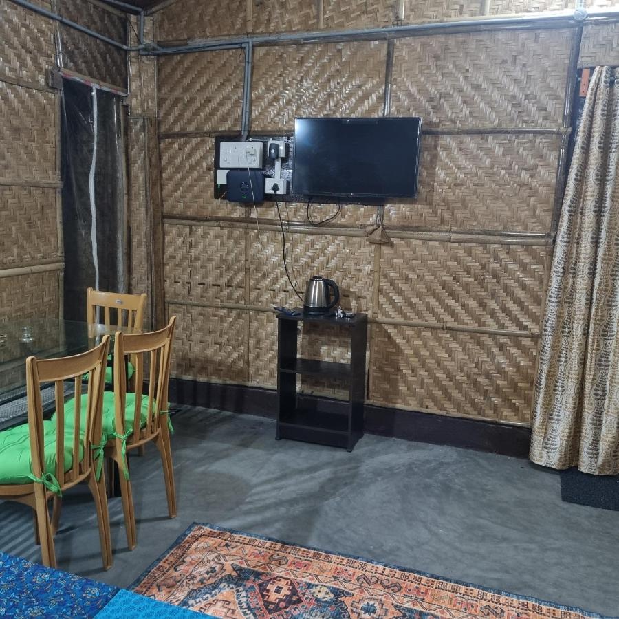 Alohi The Terrace Homestay Tezpur エクステリア 写真